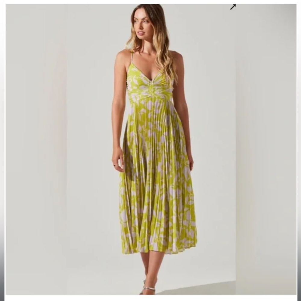 NWT Astr the label